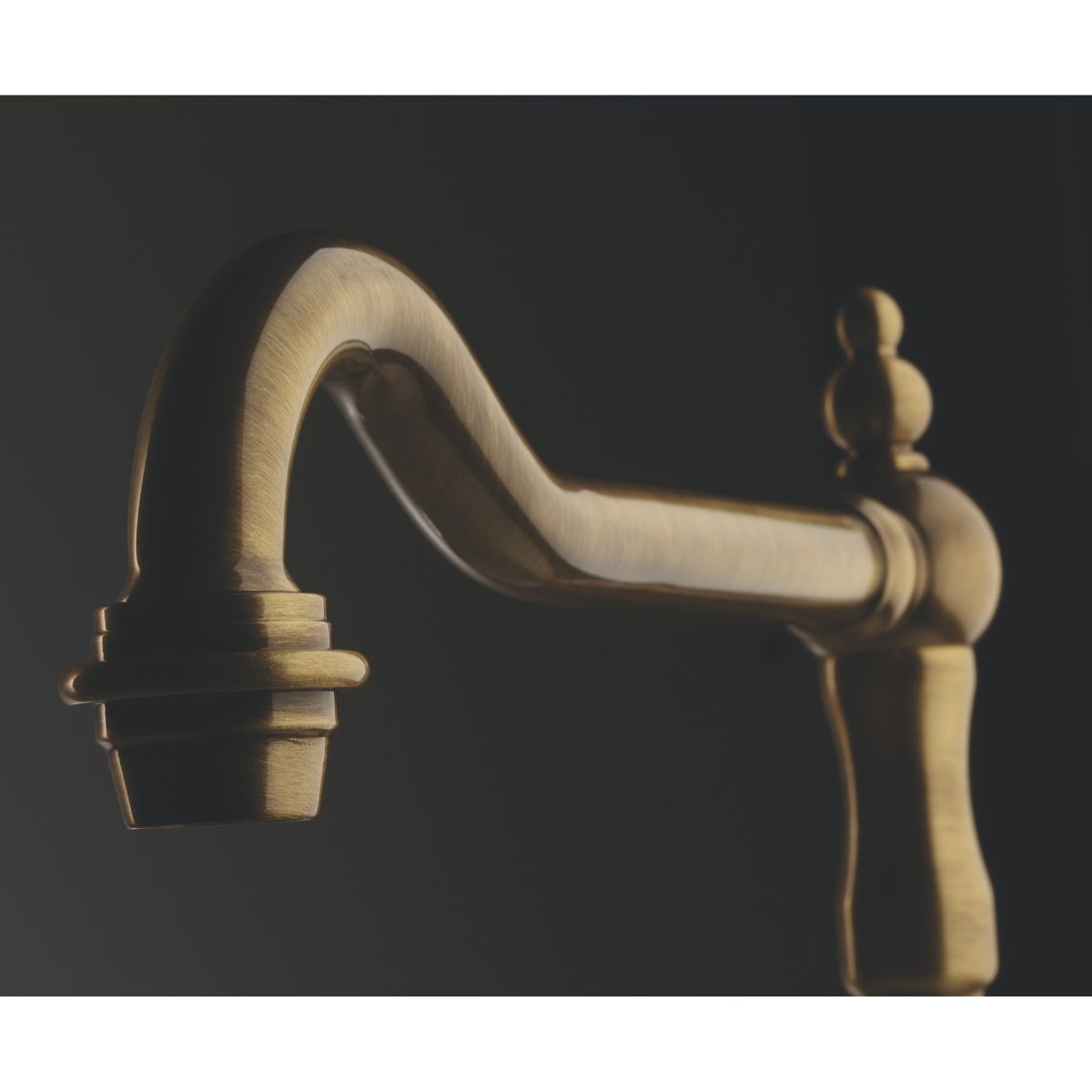 Robinet vintage vieux bronze Chambord EDMOND